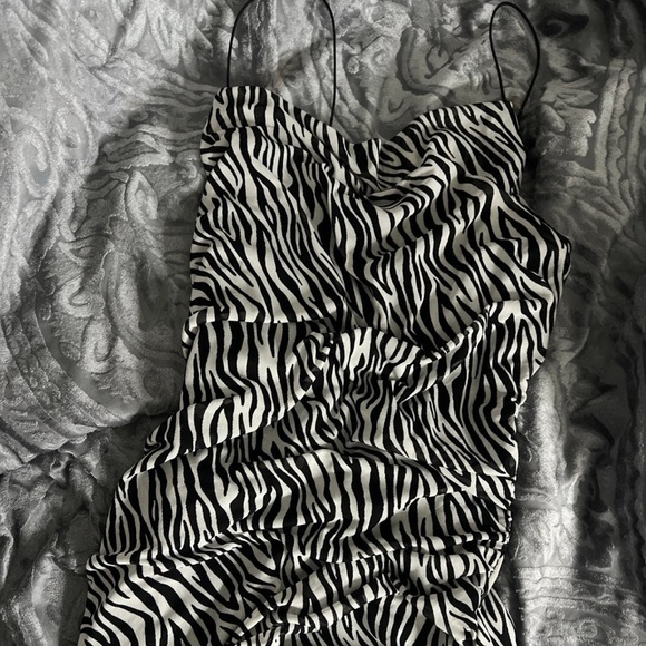 Really pretty y2k zebra dress!<3 never worn - Picture 1 of 2